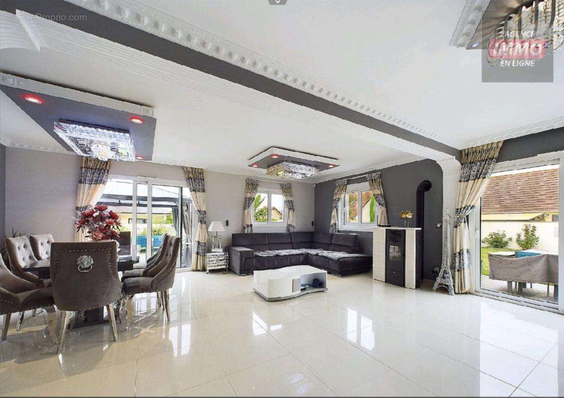 Maison 310 m² à Oissel  - photo 7