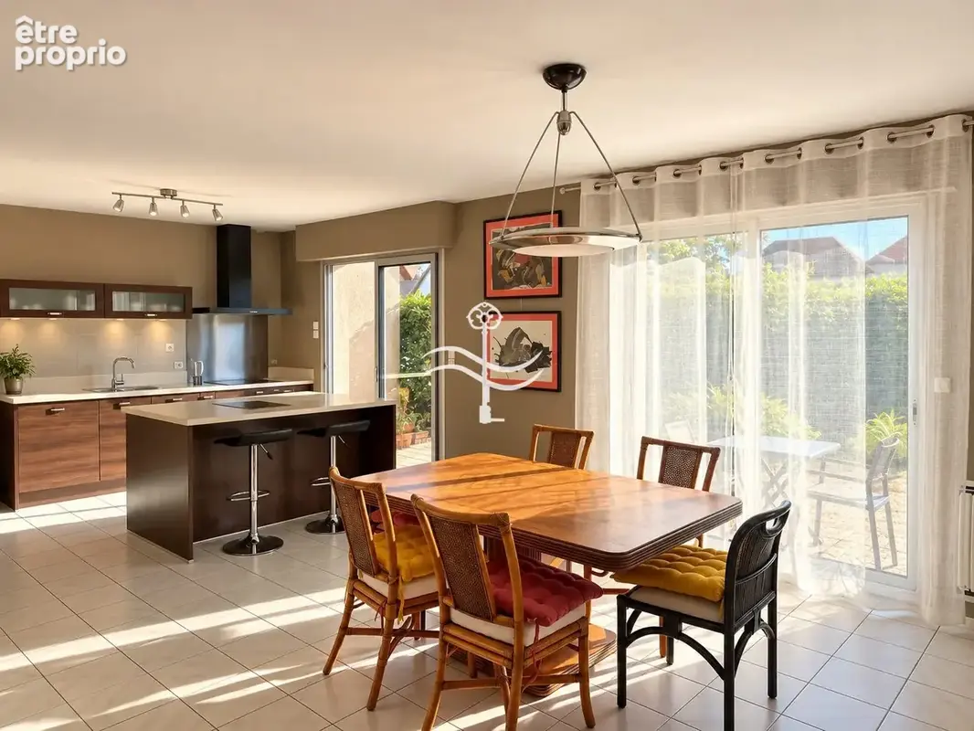 Maison 7 pièces 152 m² à vendre à Luc-Sur-Mer (14530) - photo 4