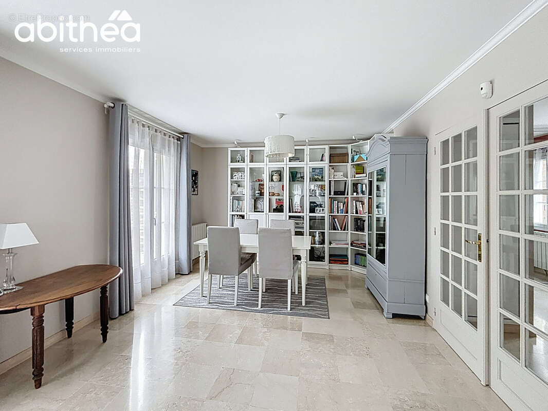 Maison à CHOISY-LE-ROI