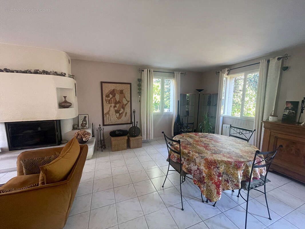 Maison à SAINT-SEBASTIEN-SUR-LOIRE