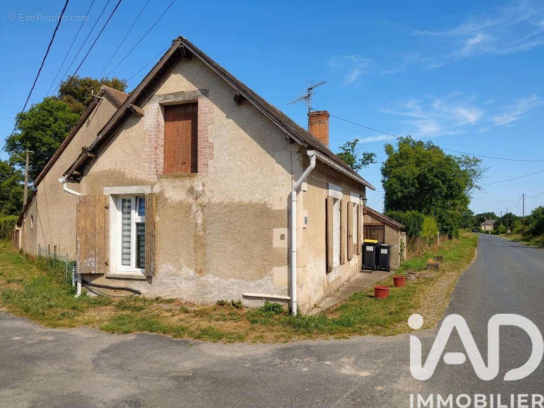 Maison 55 m² à Brigueil-Le-Chantre  - photo 2