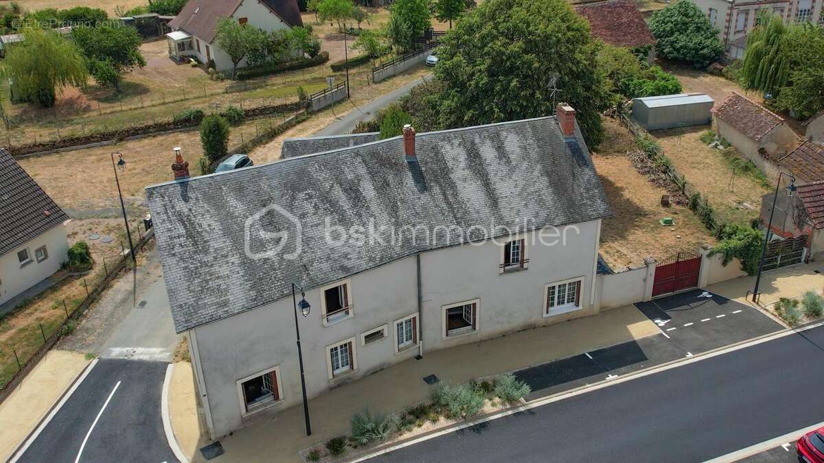 Surprenante maison de caractère à rafraîchir pour un projet familial ou professionnel - photo 3
