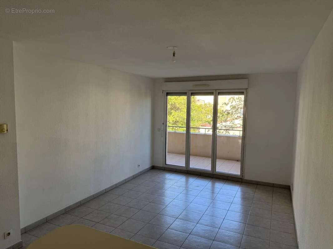 Appartement à VALLAURIS