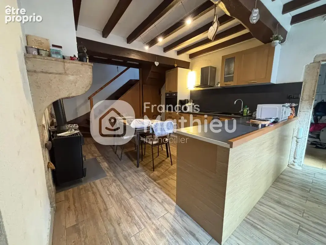 Saint-Georges-de-Reneins - Maison T4 avec dépendances et cour. - photo 12