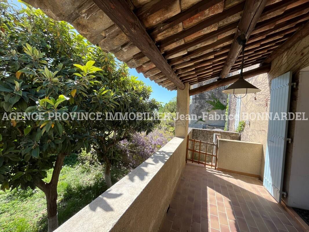 Maison à LA BAUME-DE-TRANSIT