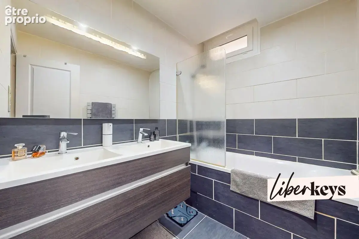 T3 clé en main de 60 m² avec garage, cave et parc privé à BRON - photo 9