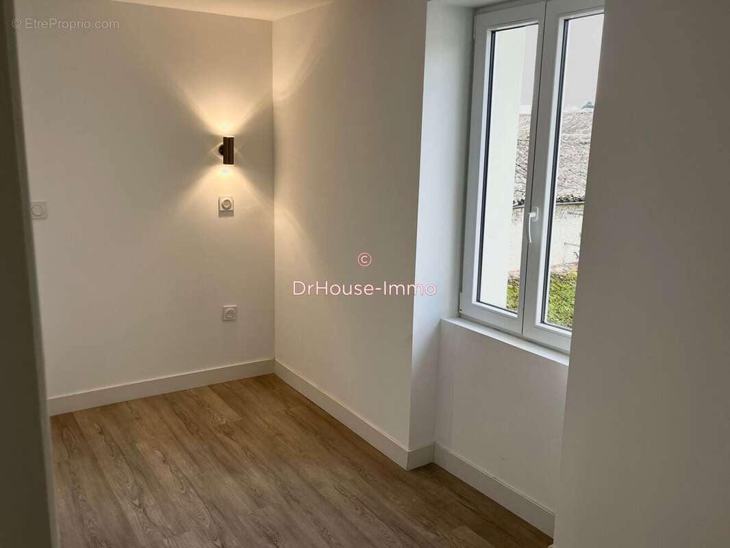 Appartement à RUELLE-SUR-TOUVRE