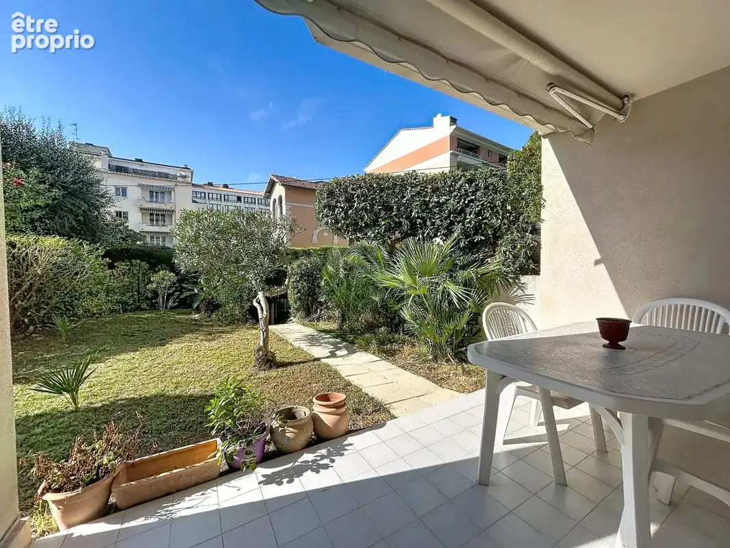 Cannes rez-de-jardin : 2 pieces 49,86 m² + cave + garage ferme - photo 1