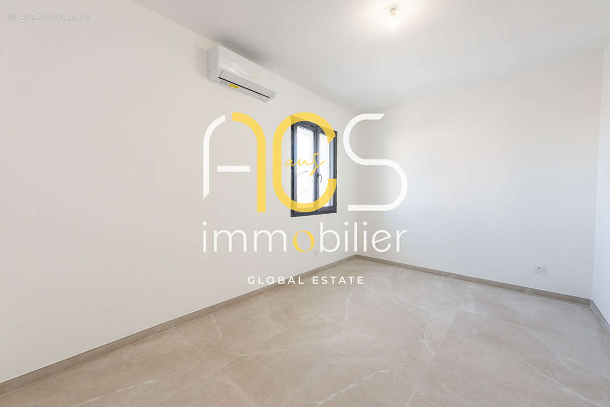 Maison à CHATEAUNEUF-LES-MARTIGUES