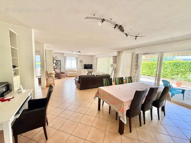 Ferney voltaire, t4 132m2 hab. + 122m2 terrasse + garage + cave + pk - photo 7