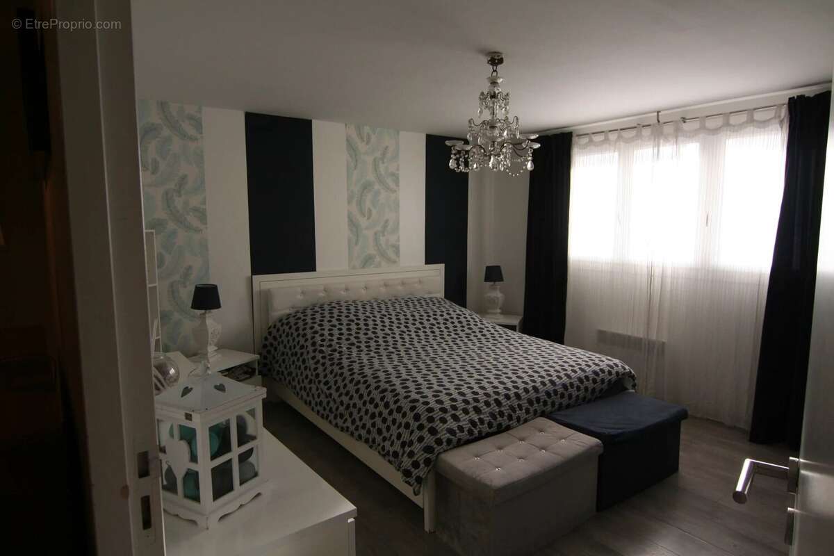 Maison à SAINT-CHERON