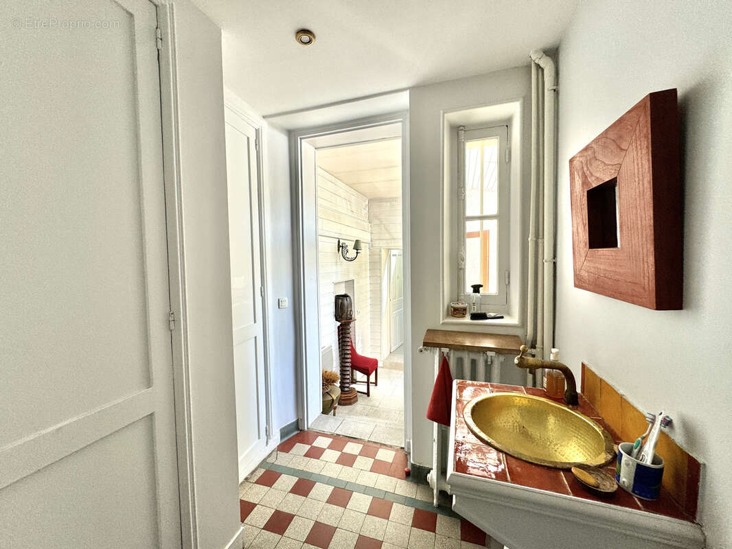 Appartement à CHARENTON-LE-PONT