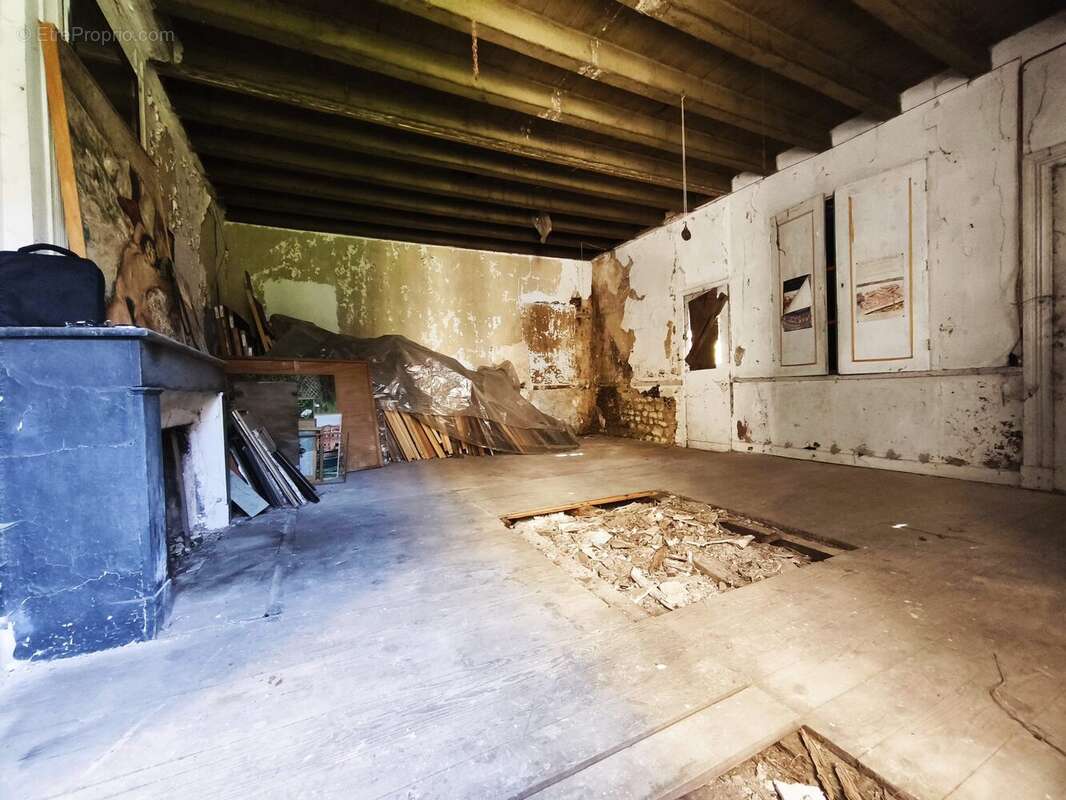 Maison à SAINT-CHRISTOLY-DE-BLAYE