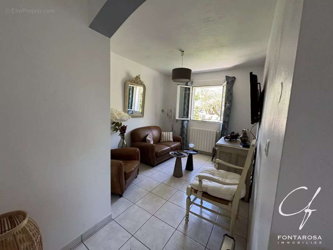 Maison à PUGET-SUR-ARGENS