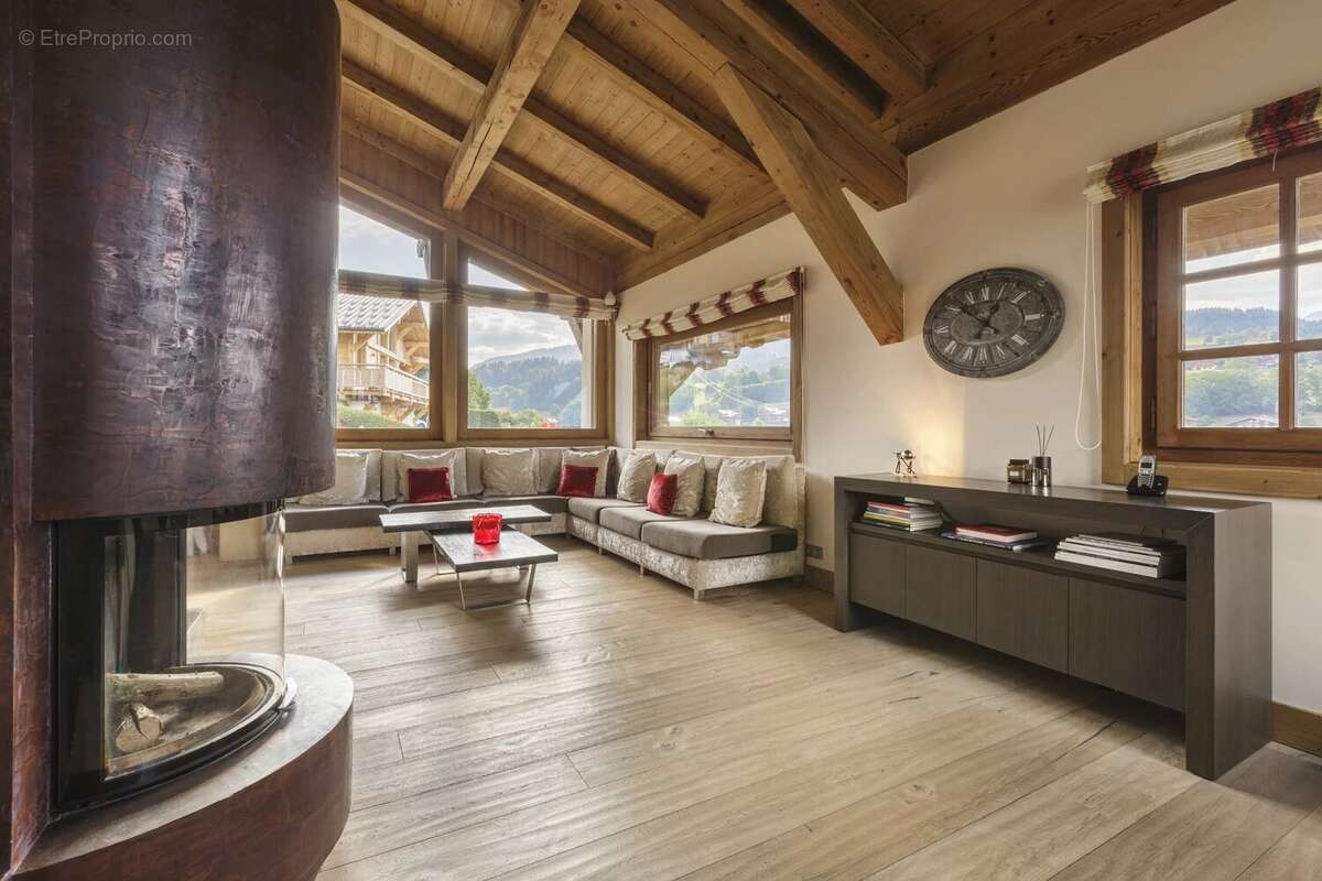 Maison à DEMI-QUARTIER