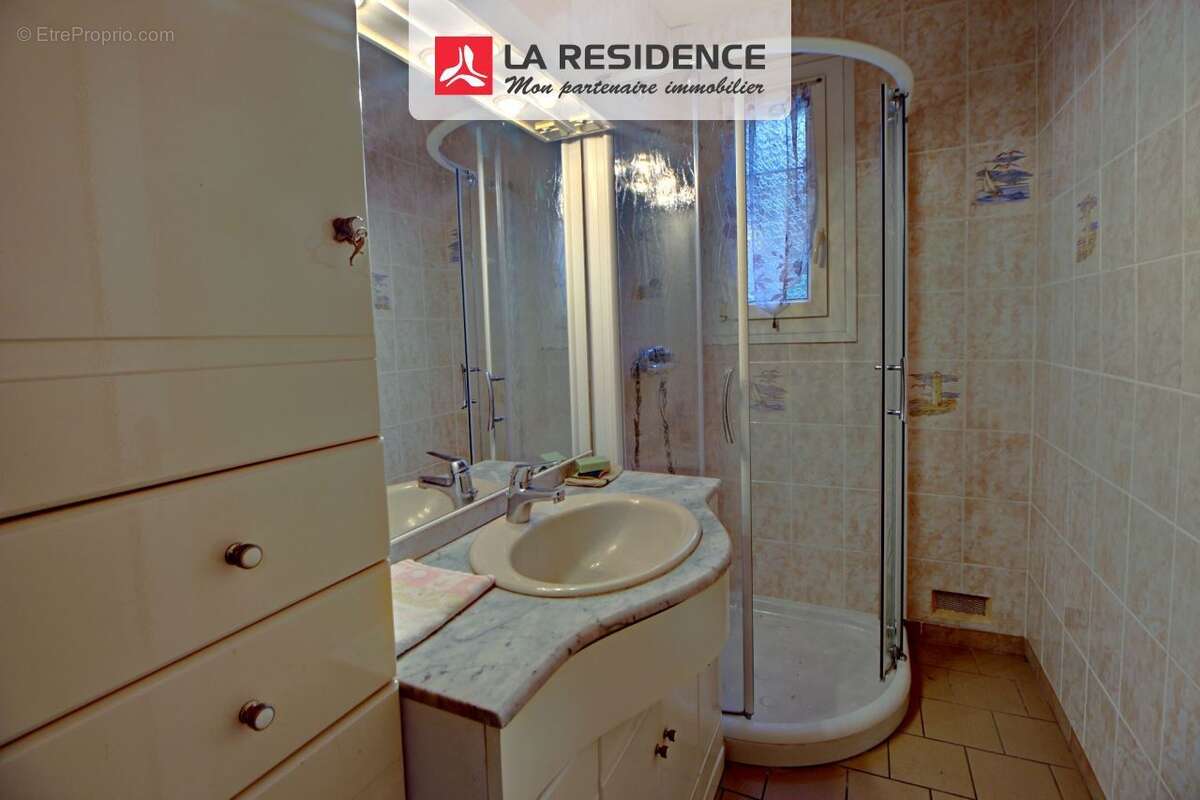 Maison à COURCELLES-SUR-SEINE