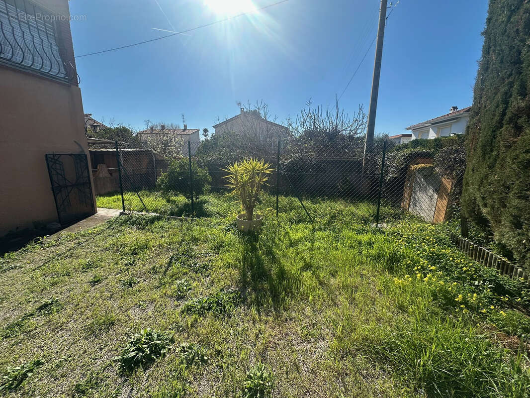 Maison à SAINT-LAURENT-DU-VAR