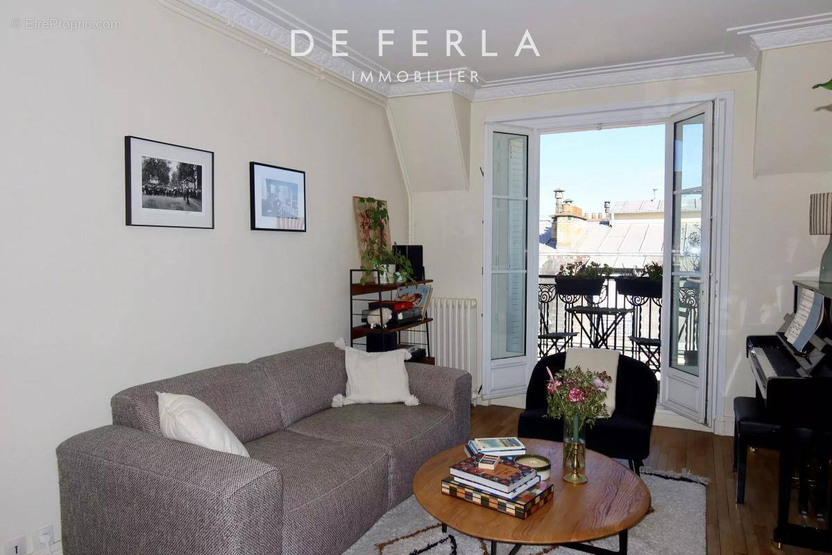 Appartement à PARIS-14E