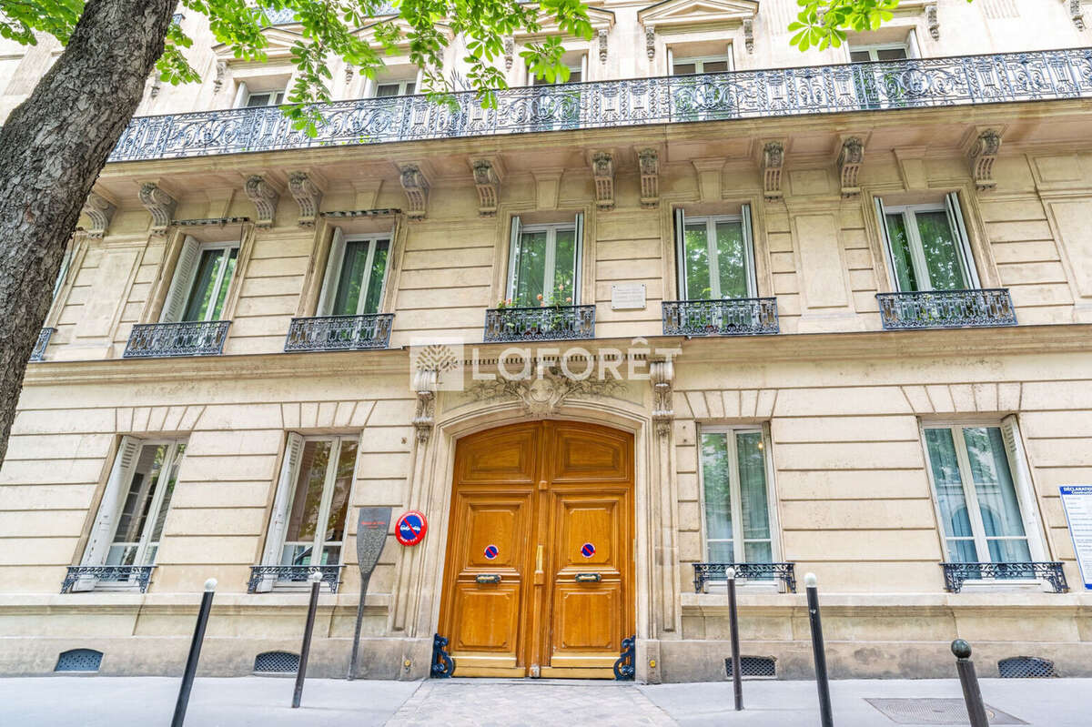 Studio - 16m2 - secteur carnot - plan optimal - vue degagee - photo 8