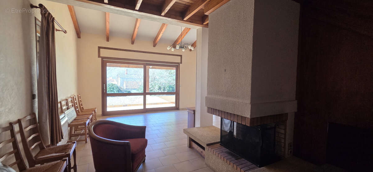 Maison familiale avec 6 chambres et grand terrain - photo 11