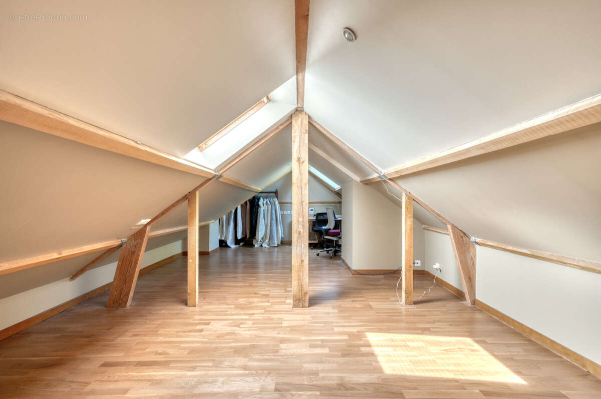 Maison à SAINT-NOM-LA-BRETECHE