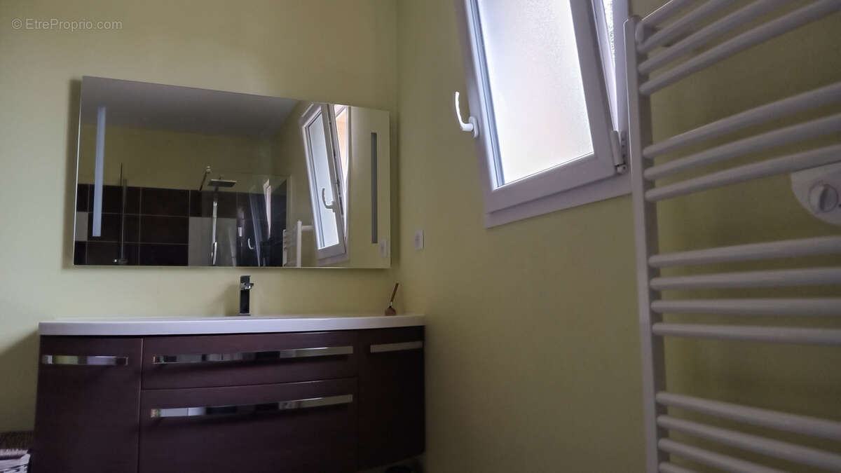 Maison 107 m² à Saint-Priest-Les-Fougeres  - photo 10