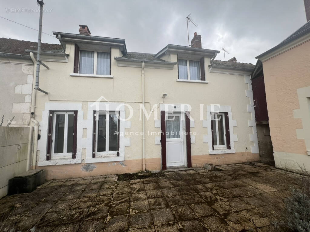 Maison à VEAUGUES