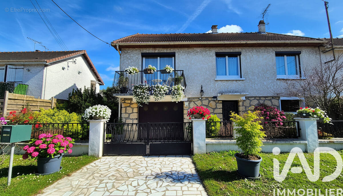 Photo 1 - Maison à ROISSY-EN-BRIE