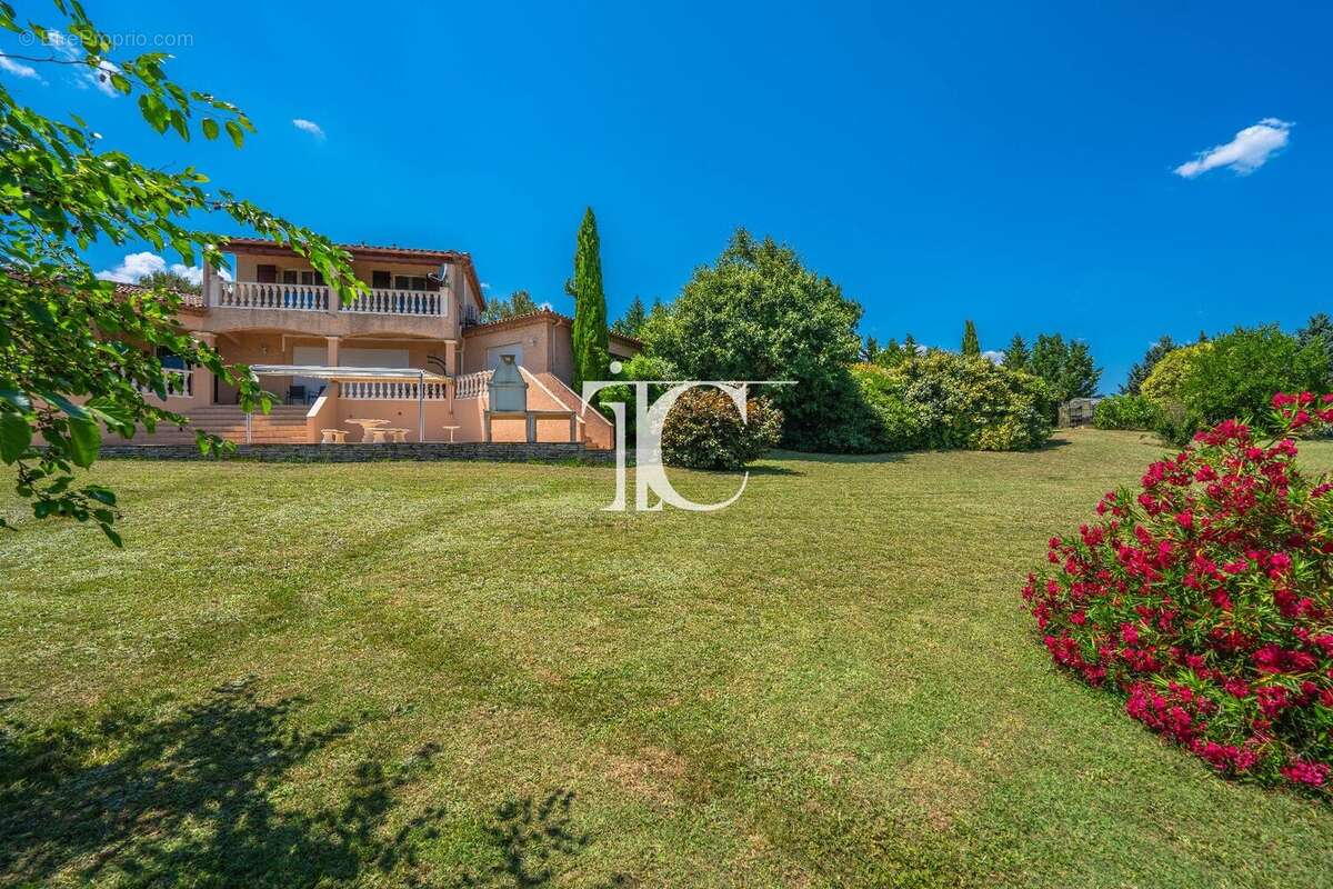 Maison à SAINT-JULIEN-DE-CASSAGNAS