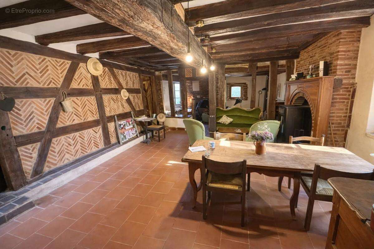 Maison à MEZILLES