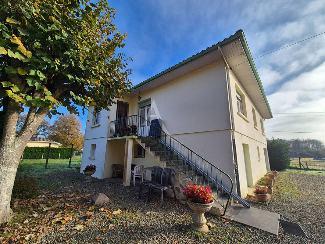 Maison à PUJO-LE-PLAN
