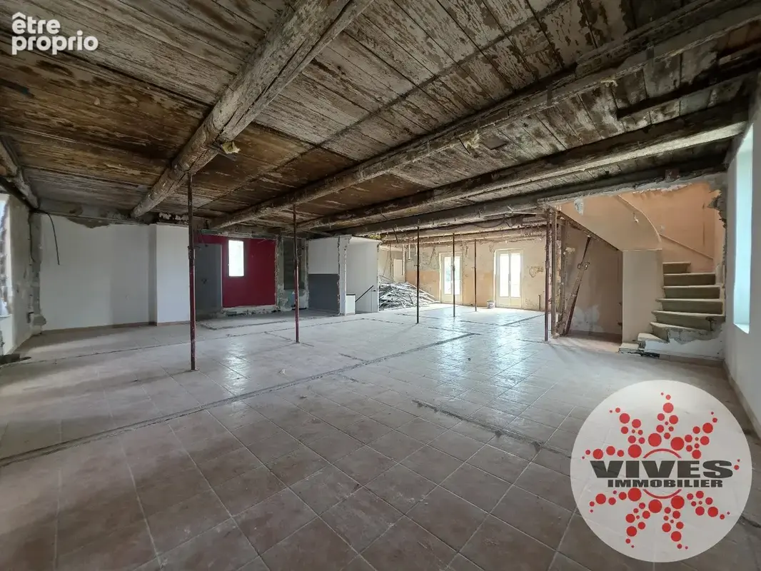 Immeuble mixte avec terrain constructible - photo 6