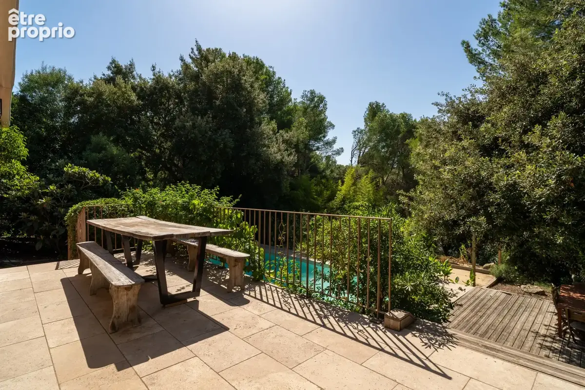 Proche Brusc - Villa T7 avec piscine - photo 5