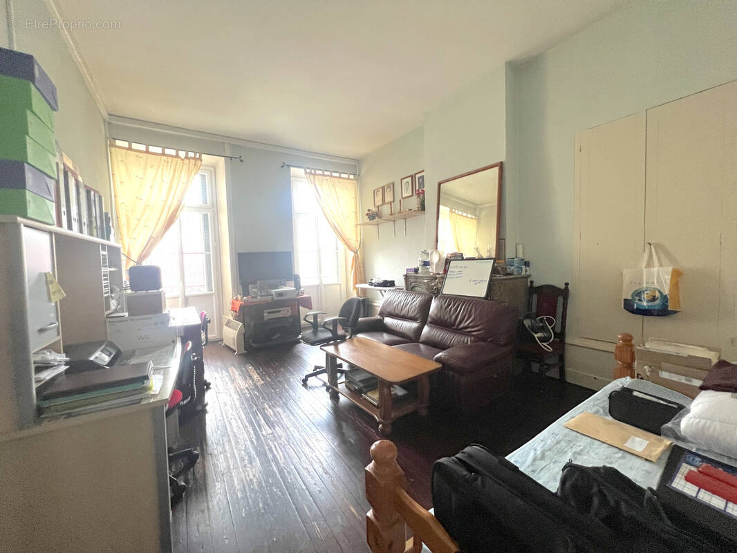 Maison à MONTREJEAU