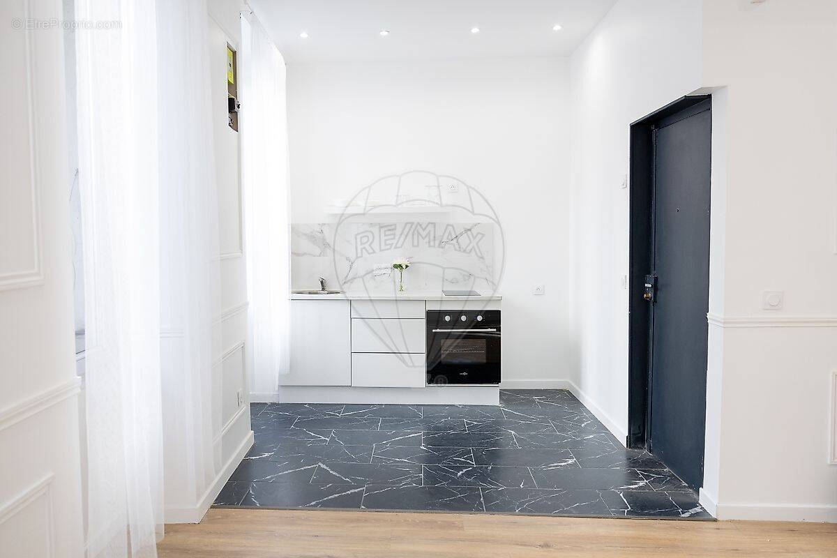 Appartement à MARSEILLE-4E