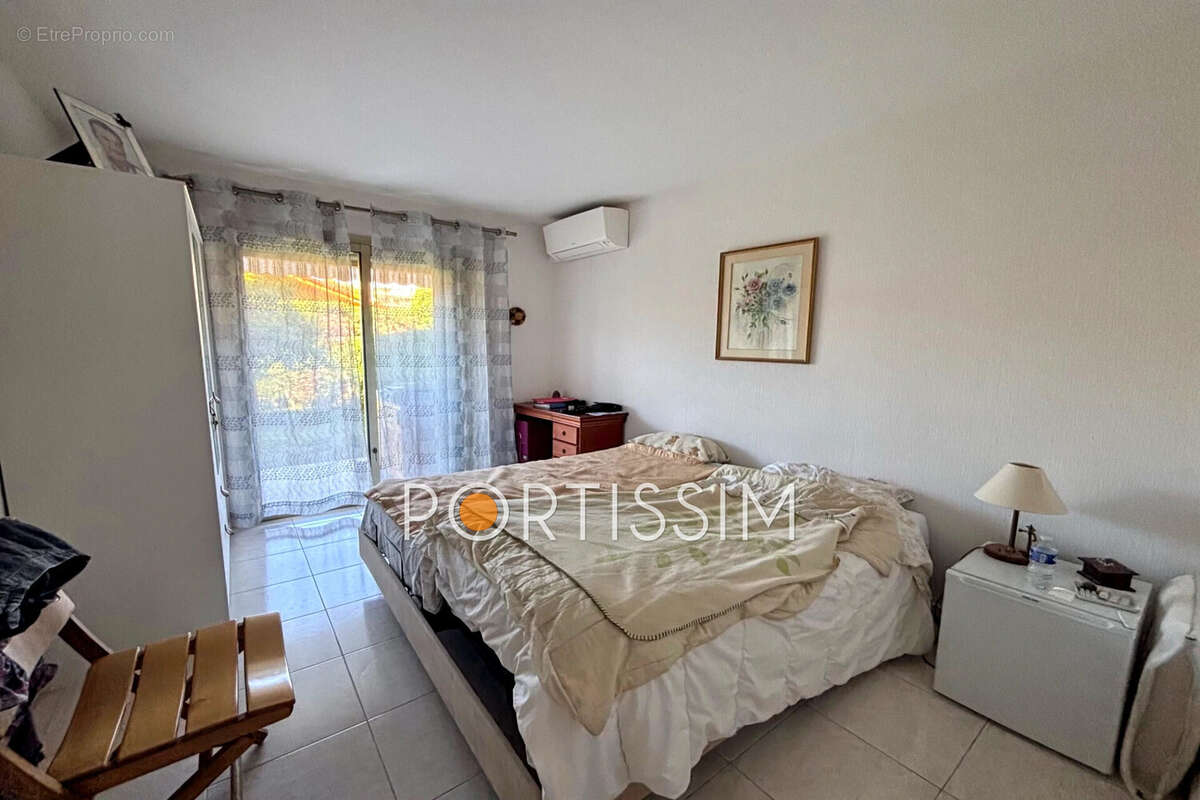 Appartement à SAINT-LAURENT-DU-VAR