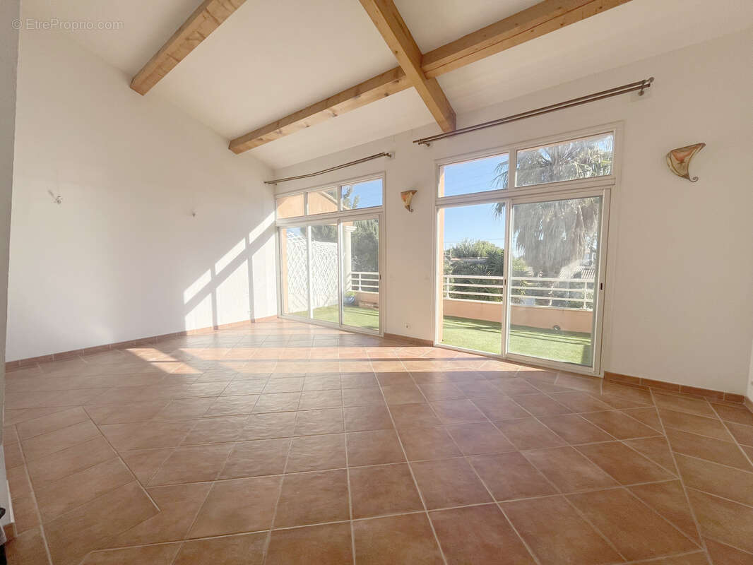 Appartement à HYERES