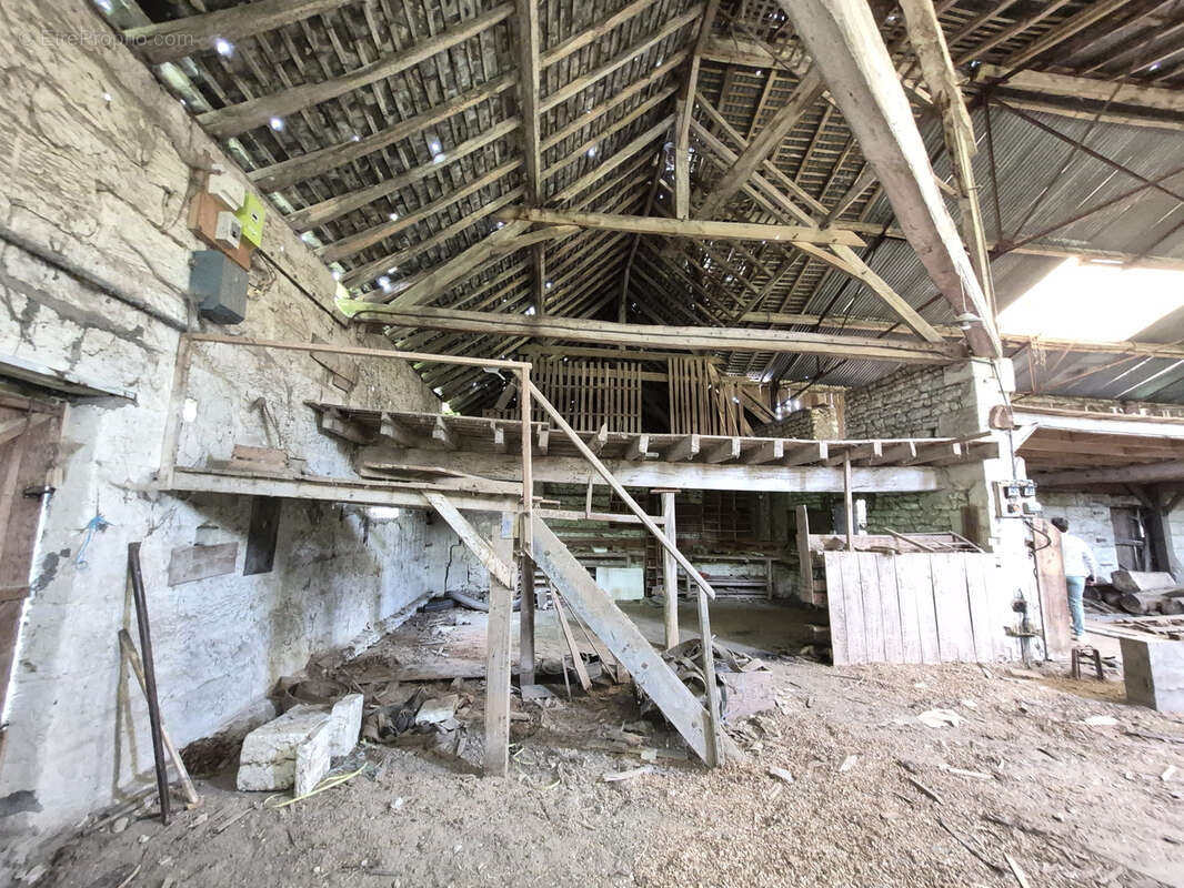 Maison avec dépendance et 2000 m2 terrain - photo 24