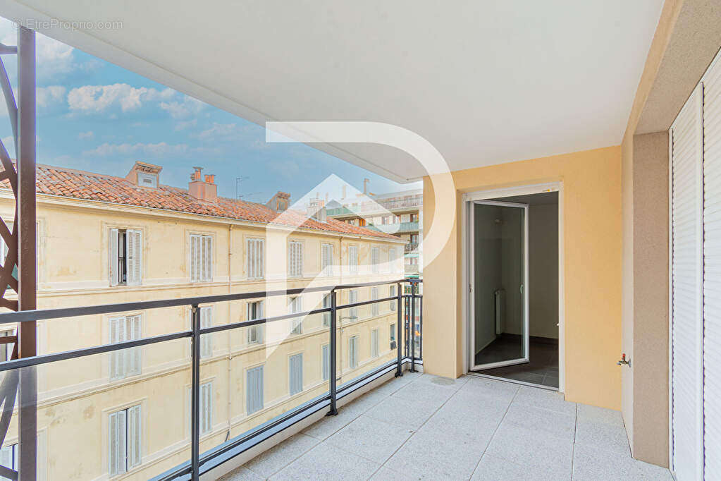 Appartement à MARSEILLE-7E