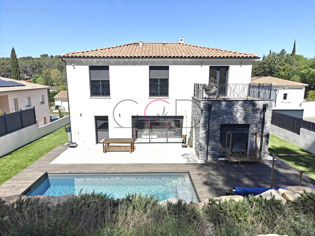 Maison à VENTABREN