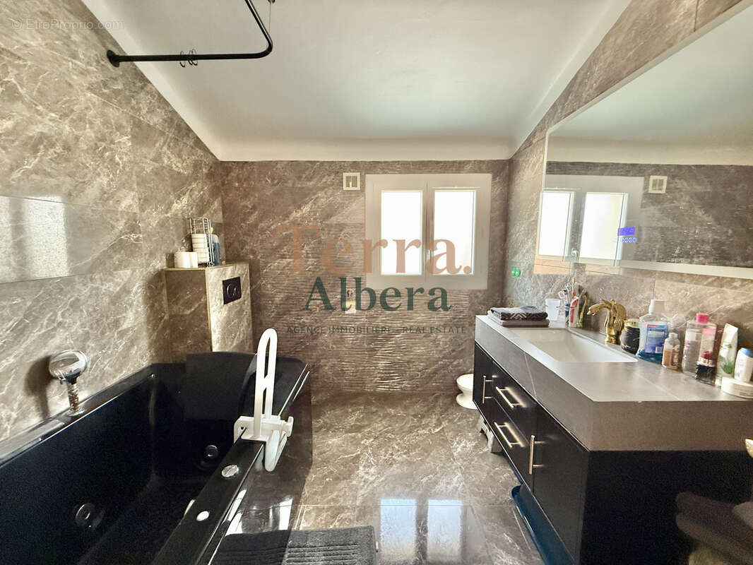 Villa proche du centre - photo 15