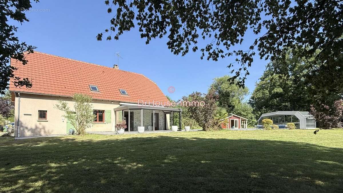 Maison 217 m² à La Vendue-Mignot  - photo 19