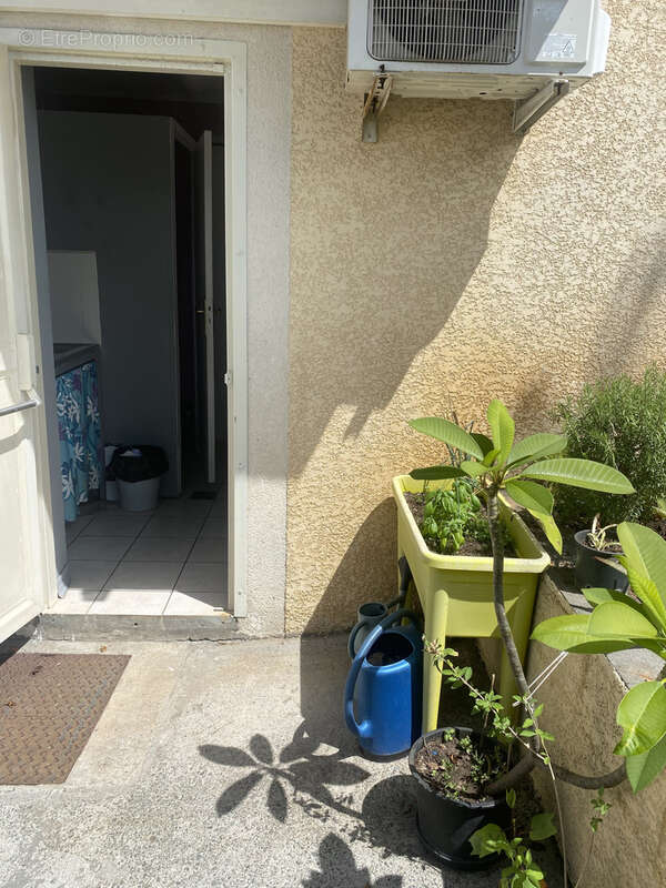 Commerce à SAINT-LEU