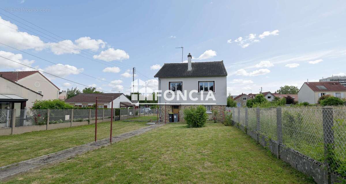 Maison à CORBEIL-ESSONNES