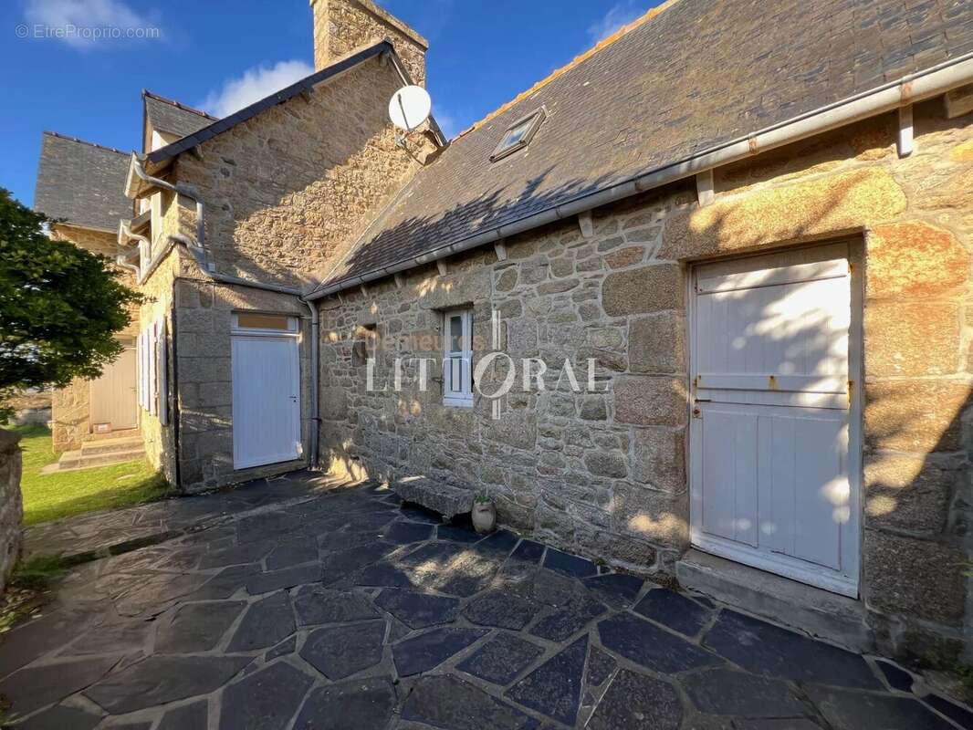 Maison à PENVENAN