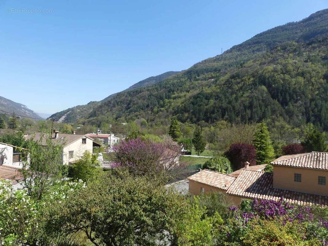 Maison à PUGET-THENIERS