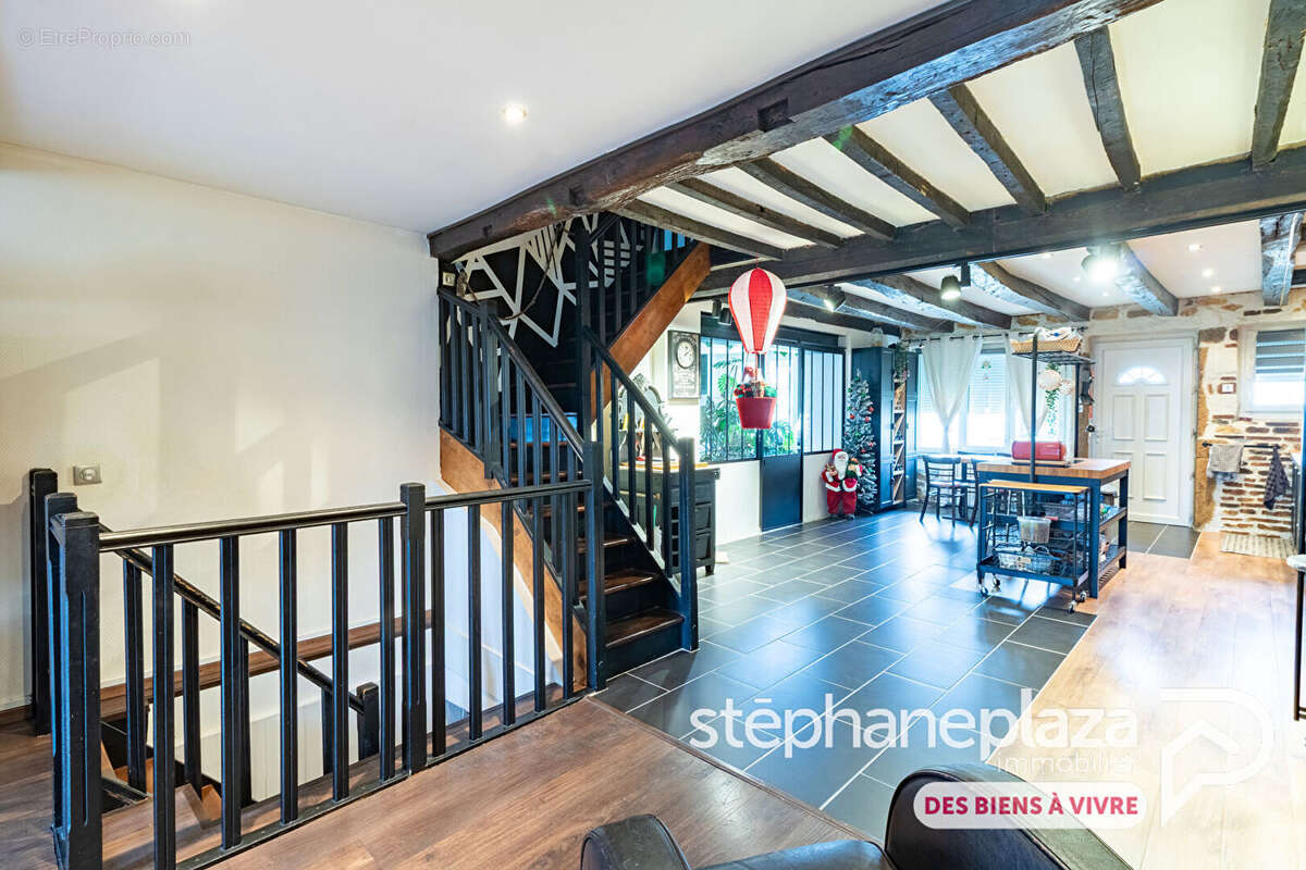 Maison à SAINT-MARTIN-DU-MONT