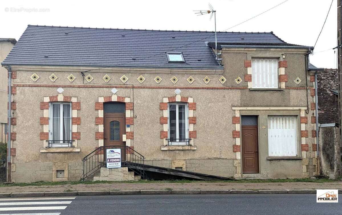 Maison 178 m² à La Chatre  - photo 2