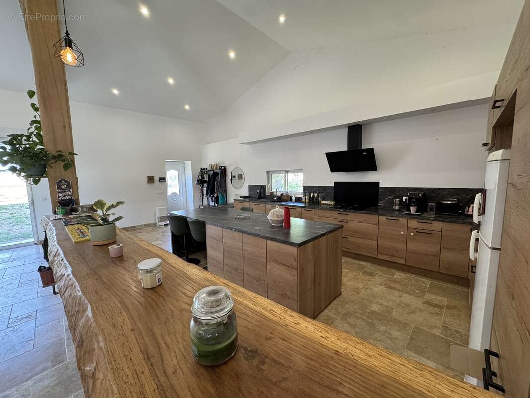Maison 233 m² à Berneuil  - photo 139