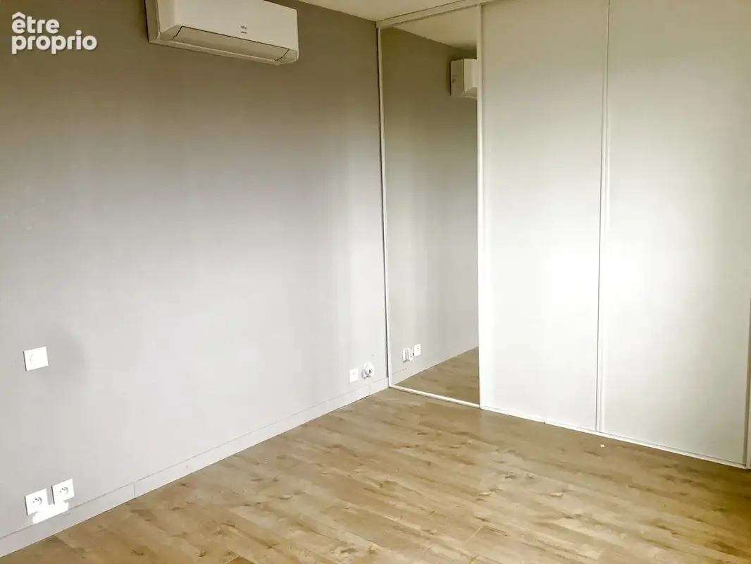 Exclusivité au Vernay -T5 familial de 105 m2 repensé en T4 - Pièce de vie moderne et lumineuse - DPE C - photo 8